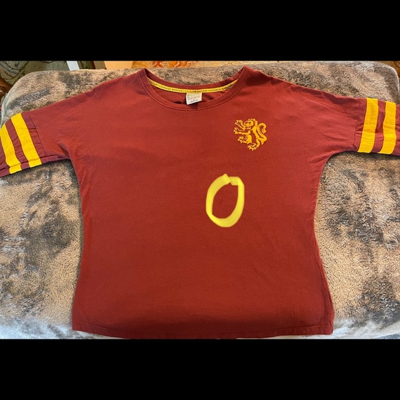 HARRY POTTER/GRIFFINDOR LONG SLEEVE TSHIRT SIZE MEDIUM - Picture 5 of 5